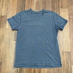 Lululemon Grey Classic V-Neck Tee Mens Size XXL